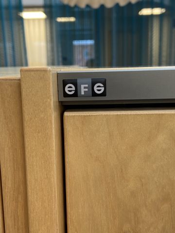 875519-3 2 storage cabinets with sliding doors. EFG.