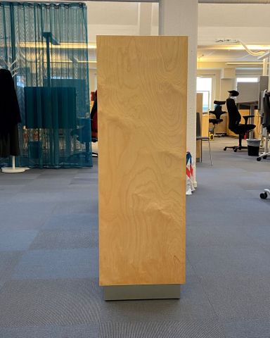 875519-4 2 storage cabinets with sliding doors. EFG.