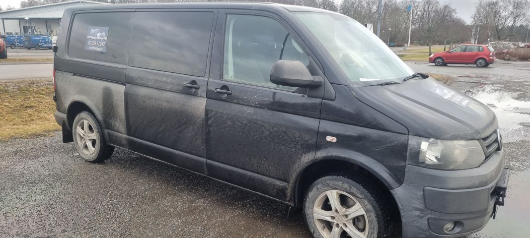 875455-1 Volkswagen Transporter Kombi T30 2.0 TDI DSG Sekventiell, 140hk, 2011