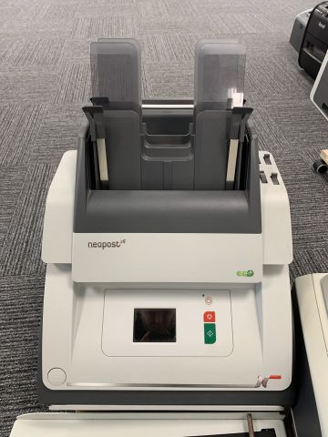 866663-3 Franking machine + envelope machine Neopost