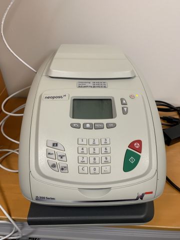 866663-9 Franking machine + envelope machine Neopost