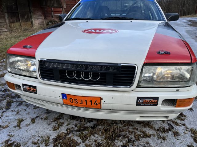 875856-10 AUDI V8, 1989, 247 hp