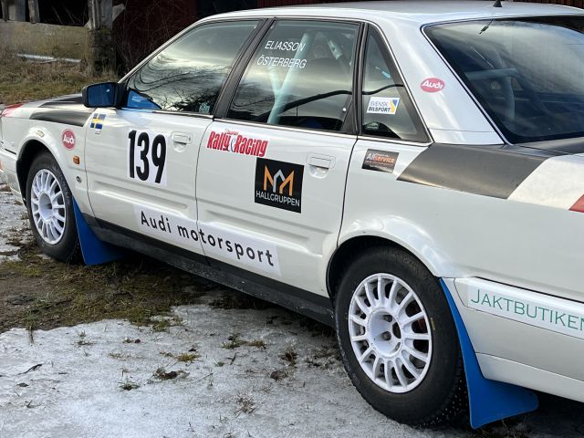 875856-12 AUDI V8, 1989, 247 hp