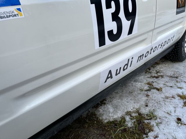 875856-18 AUDI V8, 1989, 247 hp