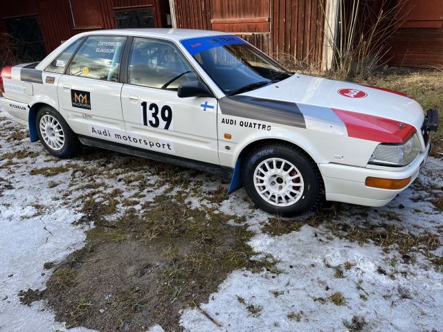 875856-17 AUDI V8, 1989, 247 hp