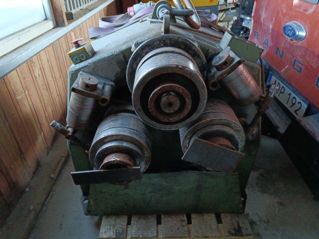 754295-2 Roundo ring roller