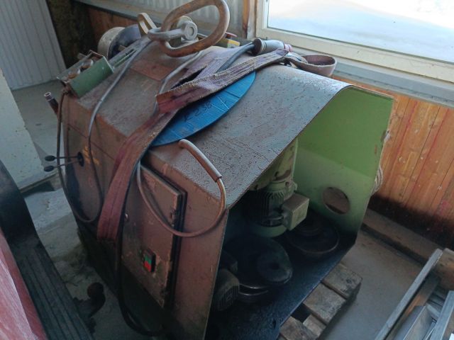 754295-8 Roundo ring roller