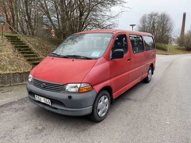 833914-3 Toyota Hiace, 2002, 142 hp