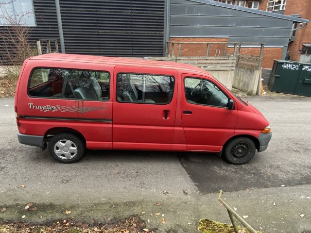 833914-6 Toyota Hiace, 2002, 142 hp