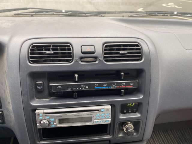 833914-20 Toyota Hiace, 2002, 142 hp