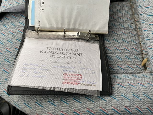 833914-22 Toyota Hiace, 2002, 142 hp