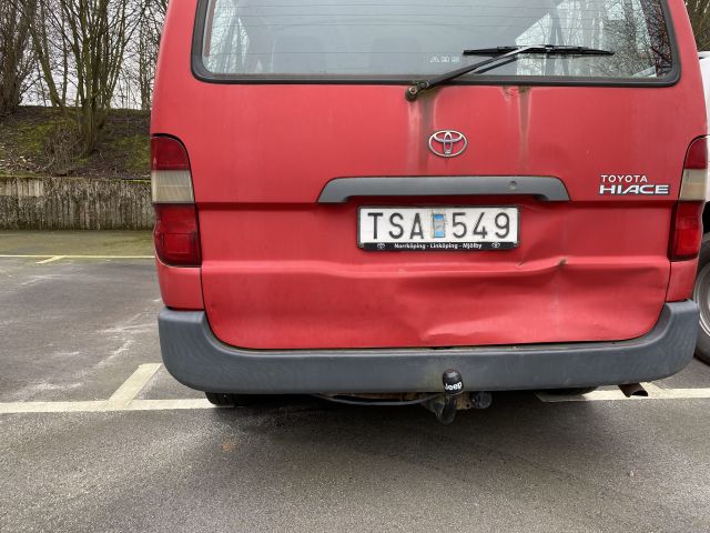 833914-9 Toyota Hiace, 2002, 142 hp