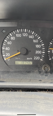 833914-15 Toyota Hiace, 2002, 142 hp