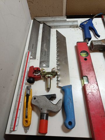 826219-2 Hand machines / Tools