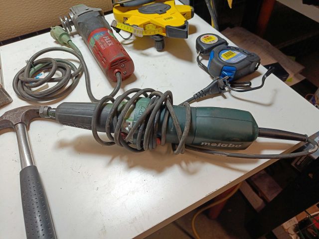 826219-10 Hand machines / Tools