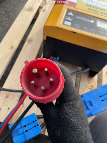 872791-32 Reach truck with charger Atlet UNS / 200DTFVRC675 (10692H)