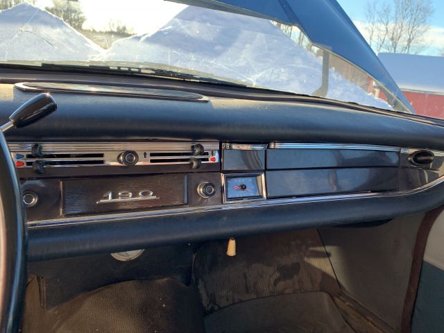 809465-27 Mercedes-Benz 190 c -1963