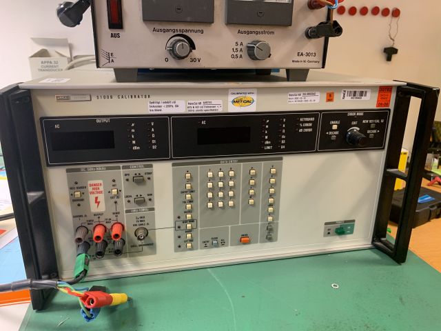 876423-2 Calibrator Fluke 5100B