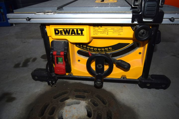 683430-7 DeWalt DWE7485 TABLE SAW, 210 MM