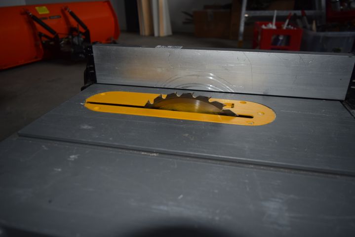 683430-10 DeWalt DWE7485 TABLE SAW, 210 MM