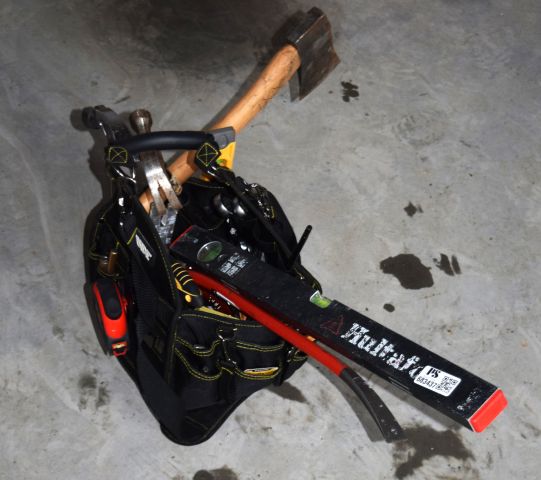 683437-1 Tool bag with spirit level, hammer, crowbar, axe etc.