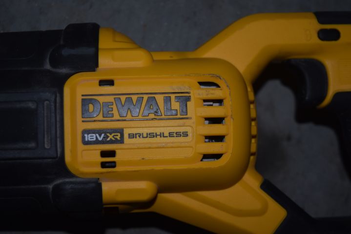 683442-4 Devalt Tiger saw, screwdriver and hammer drill
