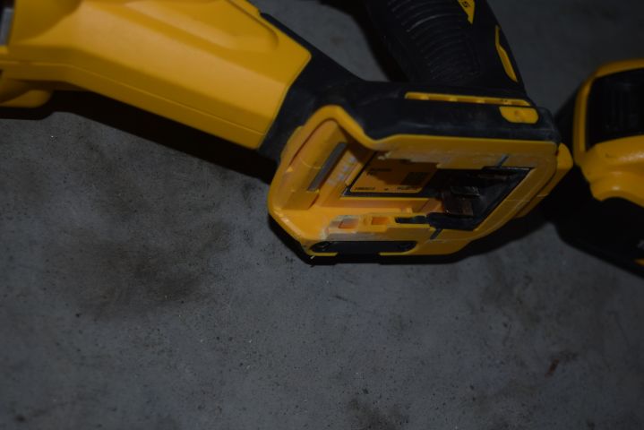 683442-5 Devalt Tiger saw, screwdriver and hammer drill