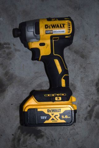 683442-7 Devalt Tiger saw, screwdriver and hammer drill