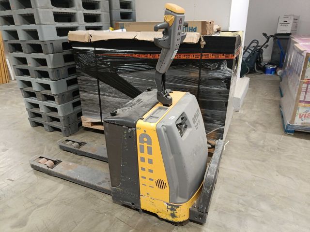 874355-1 Pickup truck Atlet TLP 20