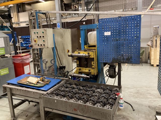 878049-2 Kääntökone ja koeponnistusyksikkö