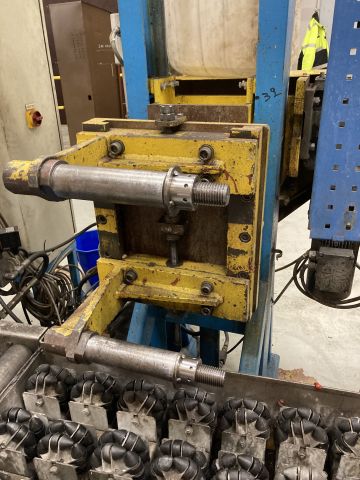 878049-4 Kääntökone ja koeponnistusyksikkö