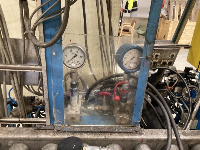 878049-8 Kääntökone ja koeponnistusyksikkö