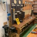 876440-2 Older test bench for electronic equipment