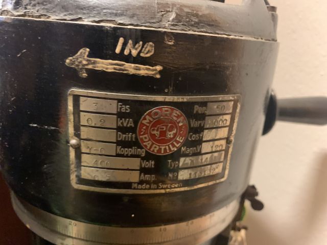 876440-11 Older test bench for electronic equipment