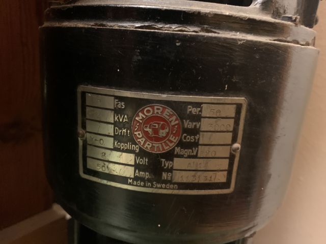 876440-12 Older test bench for electronic equipment