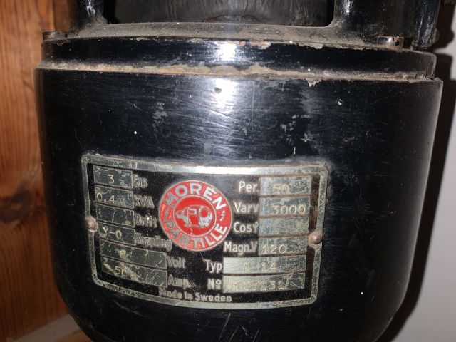 876440-13 Older test bench for electronic equipment