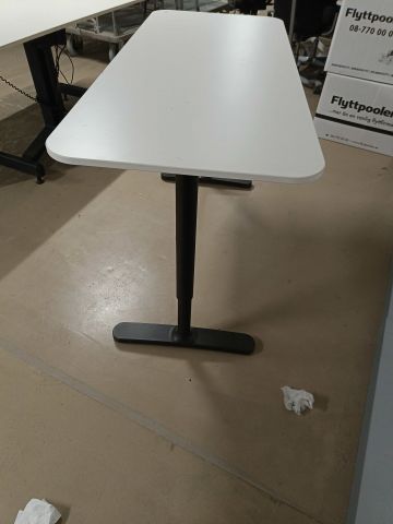 874388-2 Office table IKEA Familiar