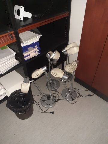 878069-5 Erä toimistohuonekaluja