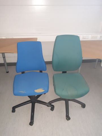 878069-12 Erä toimistohuonekaluja