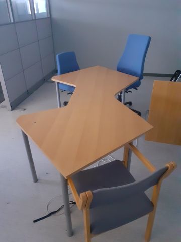 878069-19 Erä toimistohuonekaluja