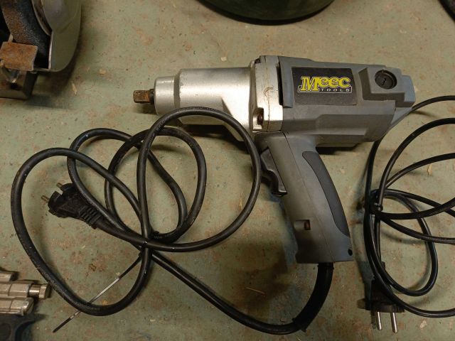 826257-6 Hand machines