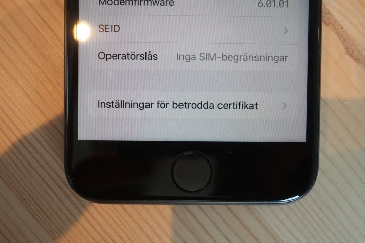 878419-6 Mobile Phone - Apple iPhone 7, 32GB
