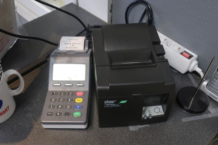 795024-8 Cash register computer with screens, card reader and receipt printer