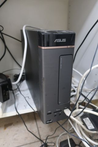 795024-9 Cash register computer with screens, card reader and receipt printer