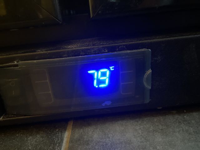 865729-3 Glass cooler Tefcold DB200H-I