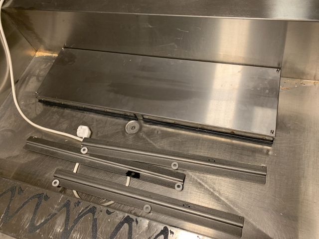 809486-3 Cooling bench with four drawers and cooling well Haglund