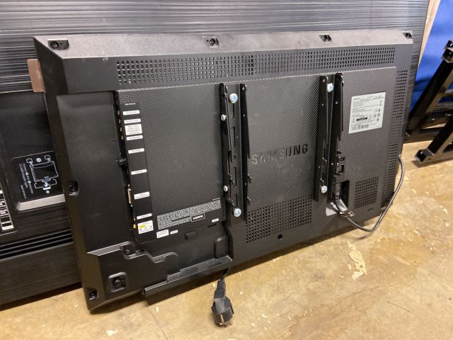 865795-2 TV Samsung DB32E