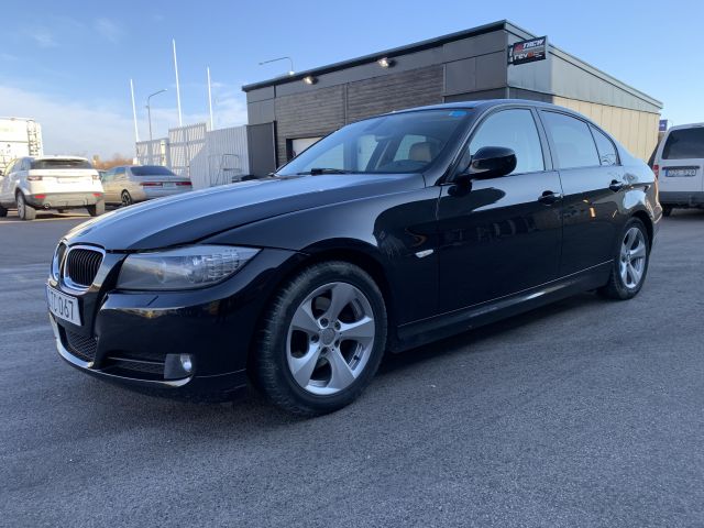 866657-1 BMW 320D - 2011