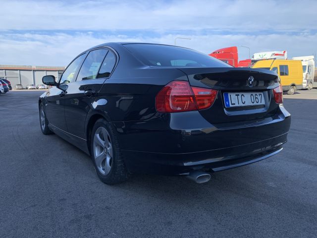 866657-5 BMW 320D - 2011