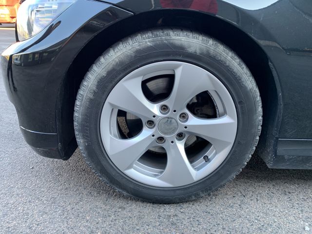 866657-19 BMW 320D - 2011